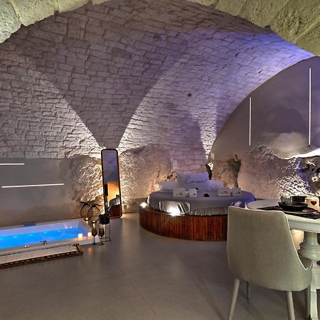 Malolu Luxurysuite 奥斯图尼 外观 照片