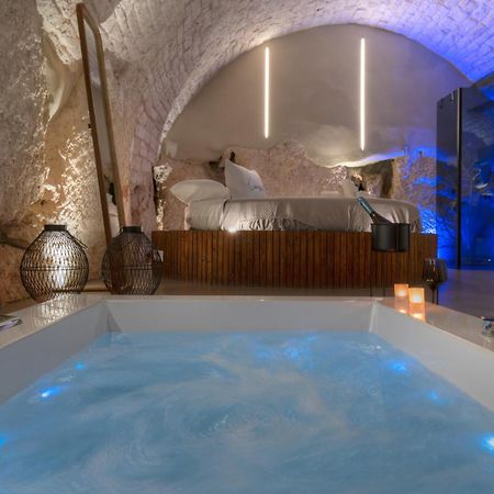 Malolu Luxurysuite 奥斯图尼 外观 照片