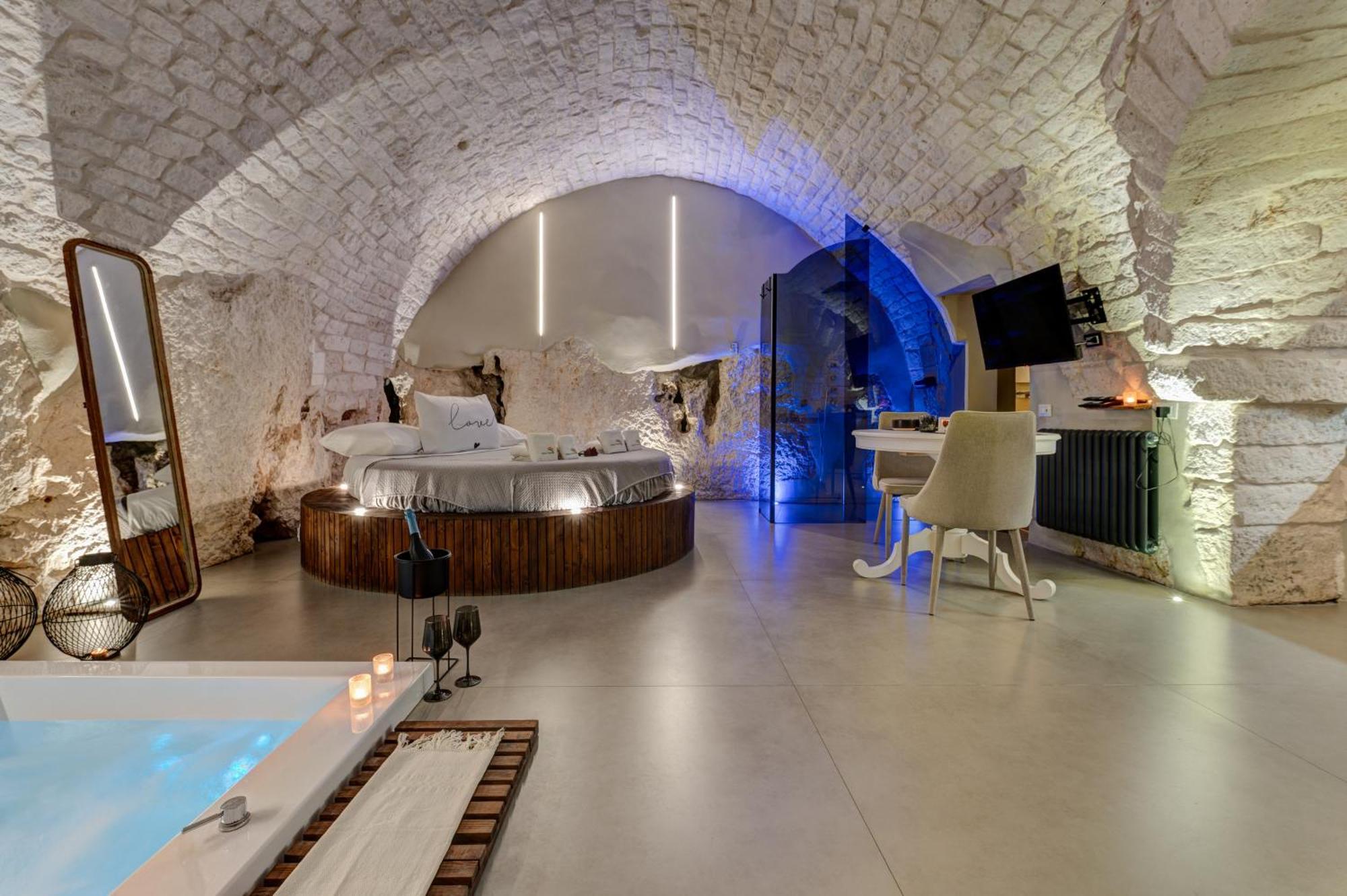Malolu Luxurysuite 奥斯图尼 外观 照片