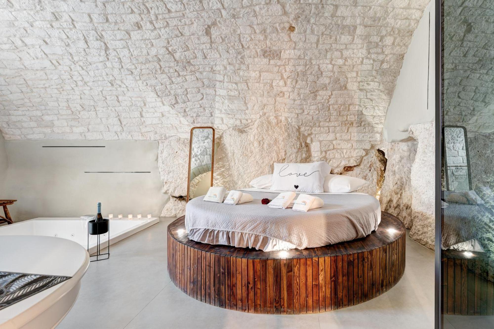 Malolu Luxurysuite 奥斯图尼 外观 照片