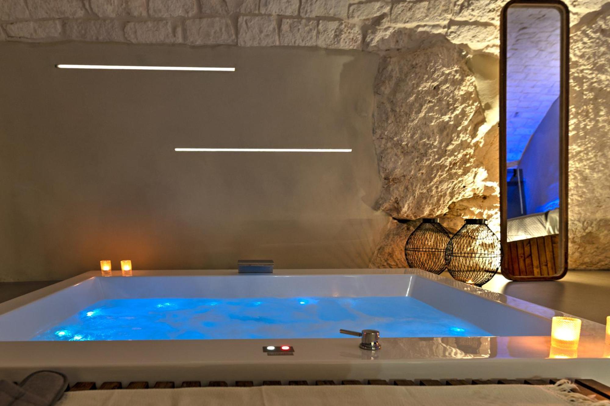 Malolu Luxurysuite 奥斯图尼 外观 照片