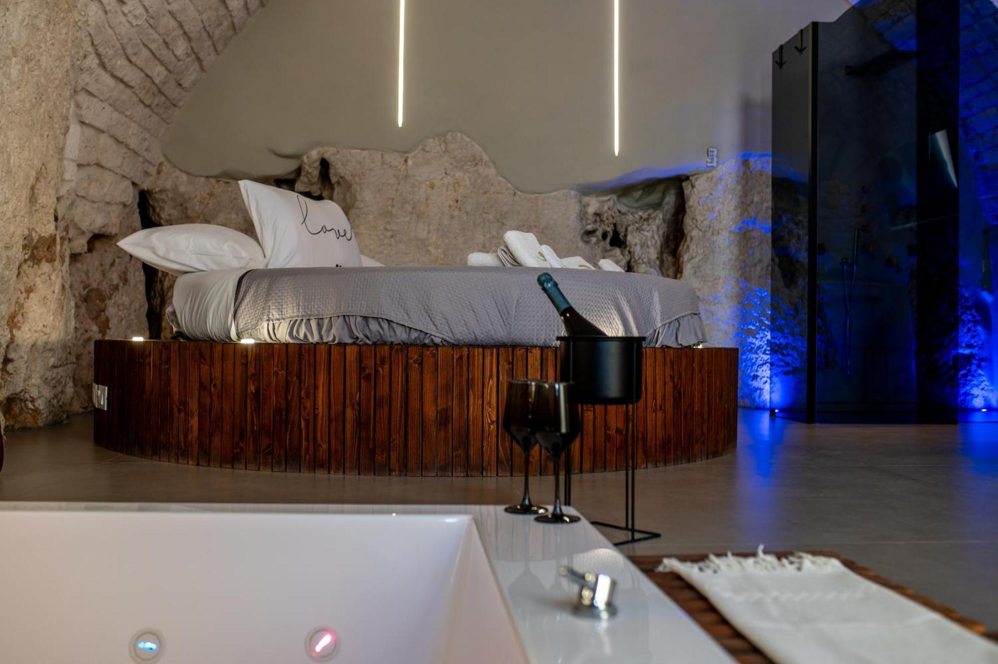 Malolu Luxurysuite 奥斯图尼 外观 照片
