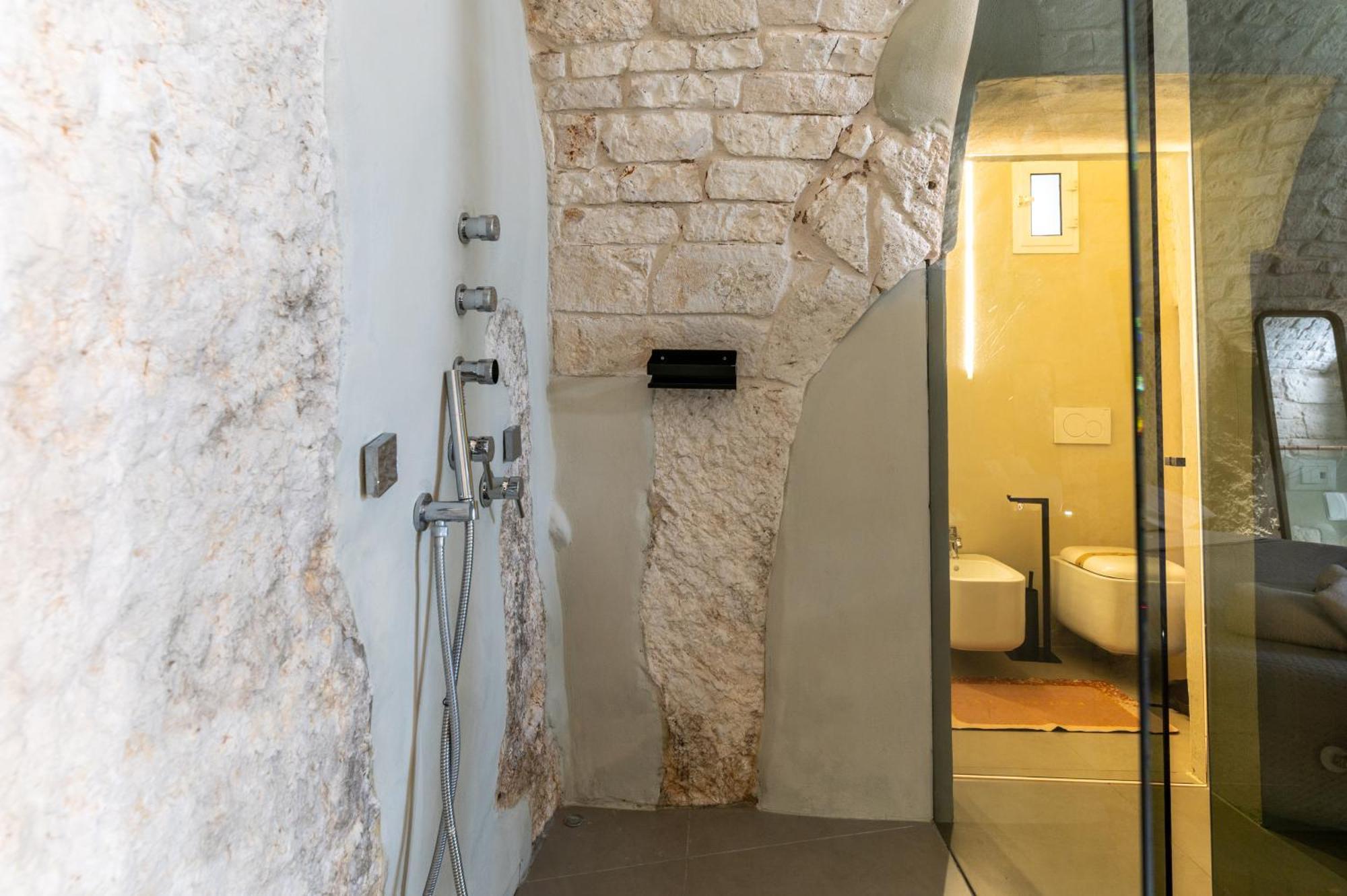 Malolu Luxurysuite 奥斯图尼 外观 照片