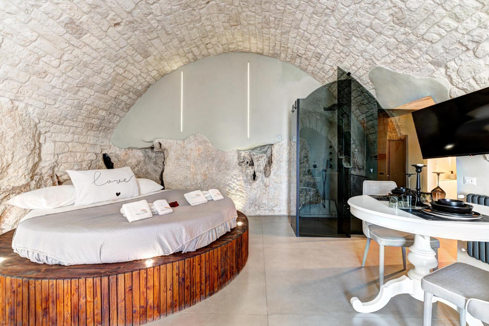 Malolu Luxurysuite 奥斯图尼 外观 照片