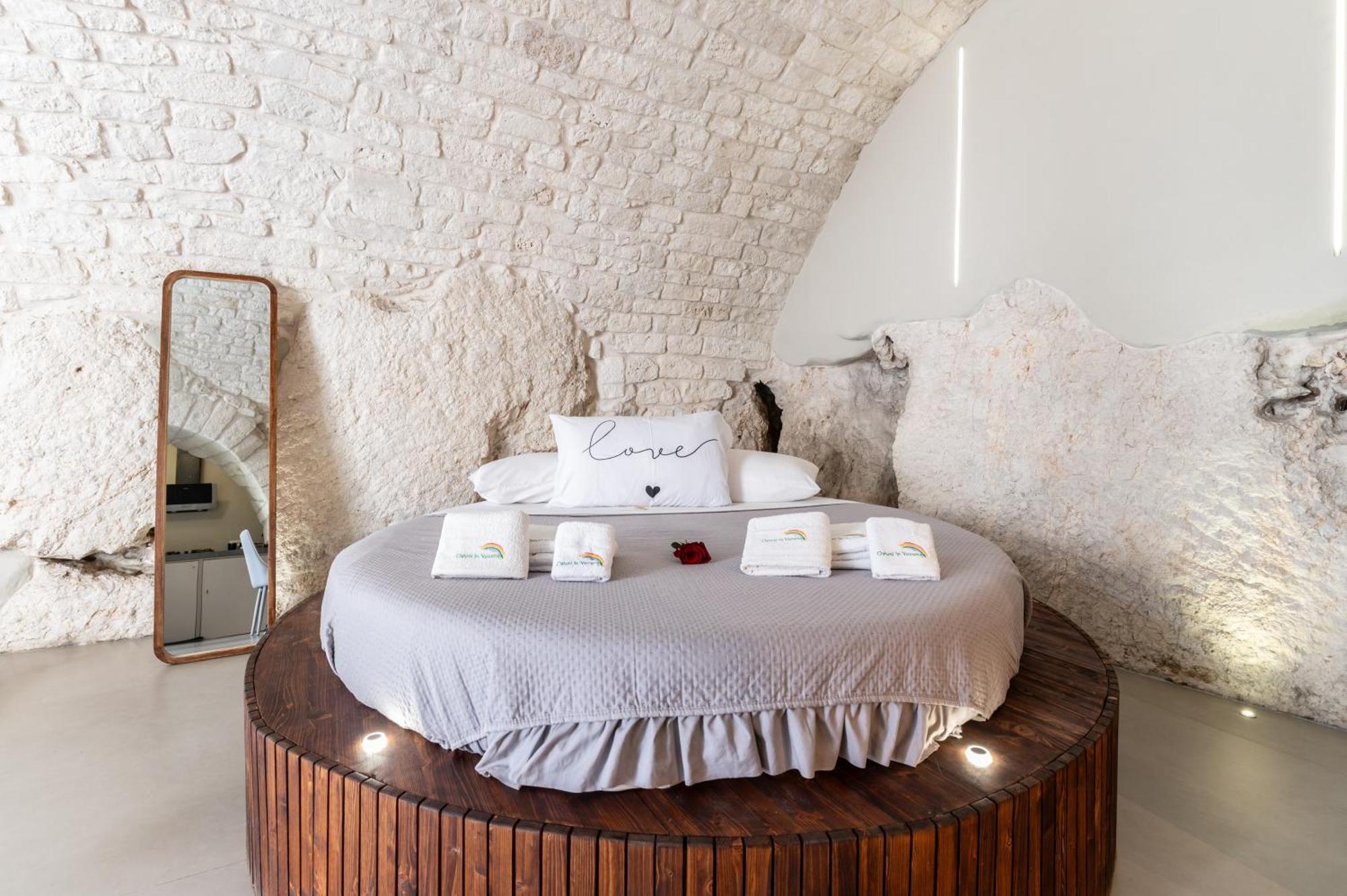Malolu Luxurysuite 奥斯图尼 外观 照片