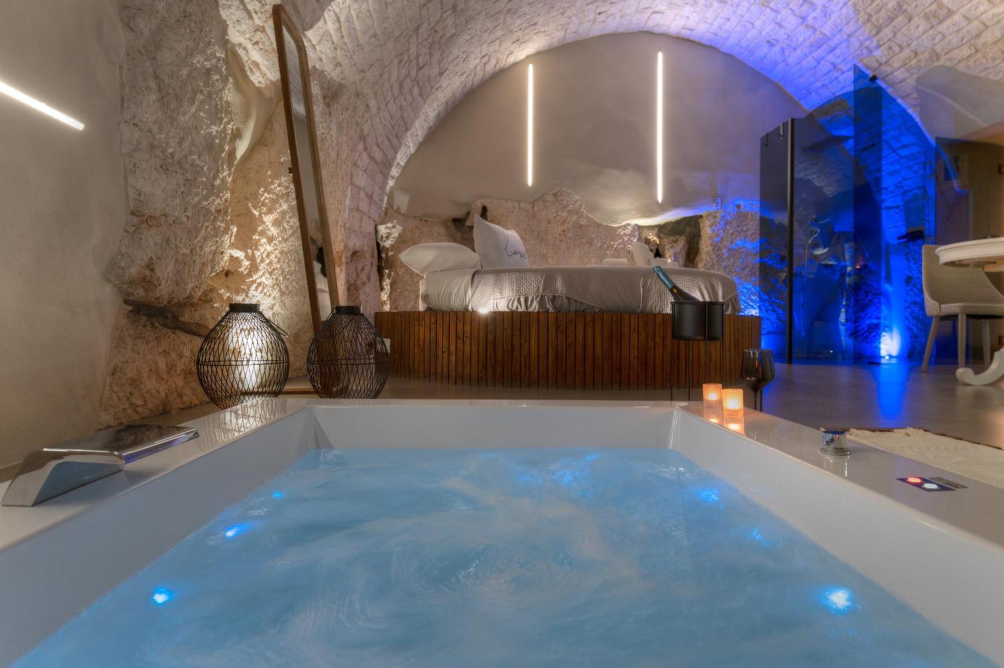 Malolu Luxurysuite 奥斯图尼 外观 照片