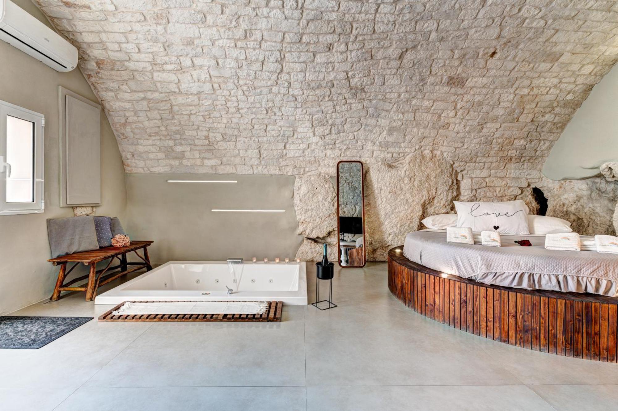 Malolu Luxurysuite 奥斯图尼 外观 照片