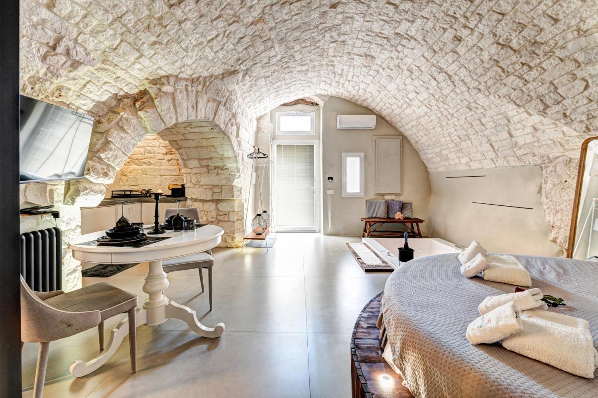 Malolu Luxurysuite 奥斯图尼 外观 照片