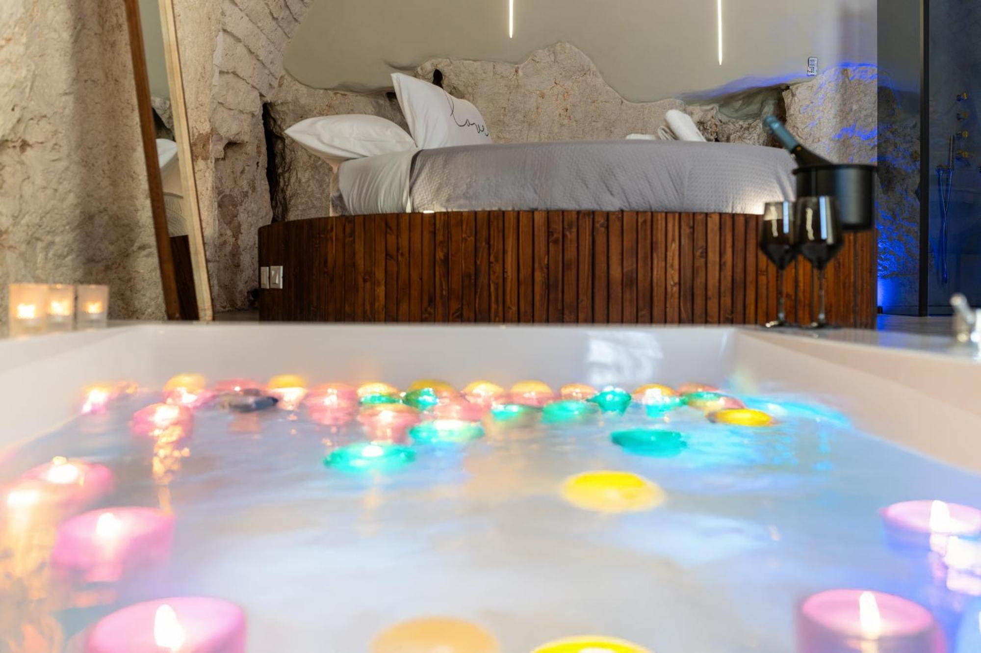 Malolu Luxurysuite 奥斯图尼 外观 照片
