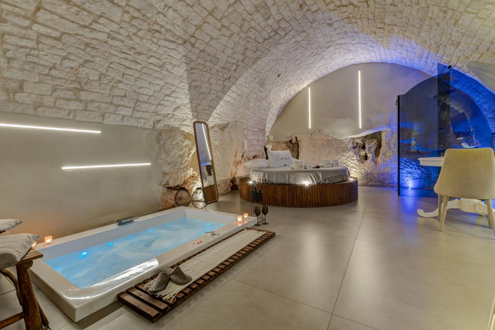 Malolu Luxurysuite 奥斯图尼 外观 照片